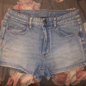 American Eagle Highwaisted shorts